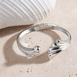 Kit Heath Océane Shell Echo Grande Hinged Bangle