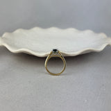 18ct Yellow Gold Green Sapphire Solitaire Celtic Trinity Knot Shoulder Ring